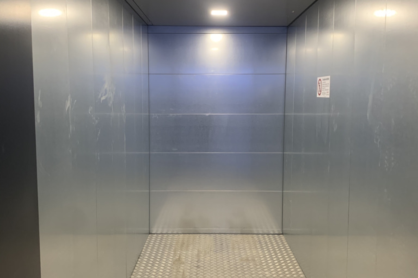 Binnenkant buitenlift